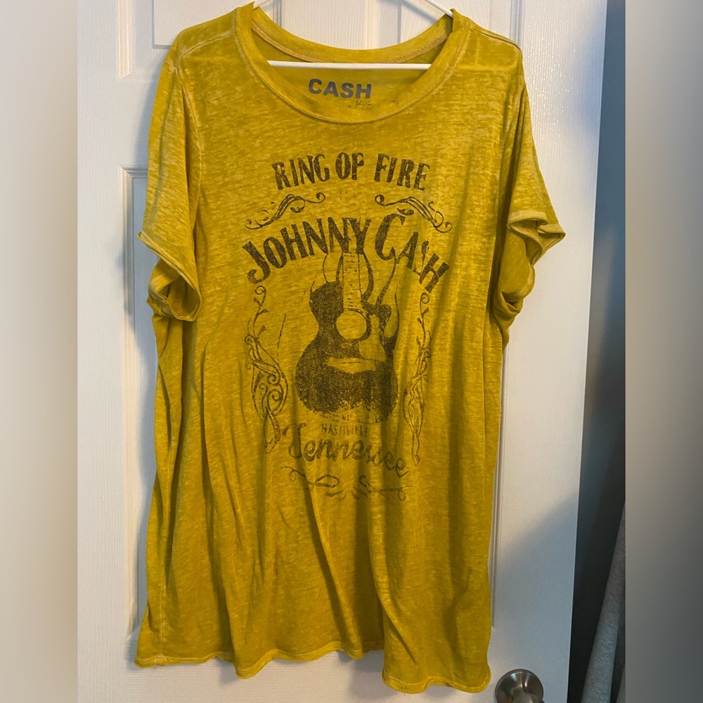 Torrid Johnny Cash Graphic tshirt Size 3